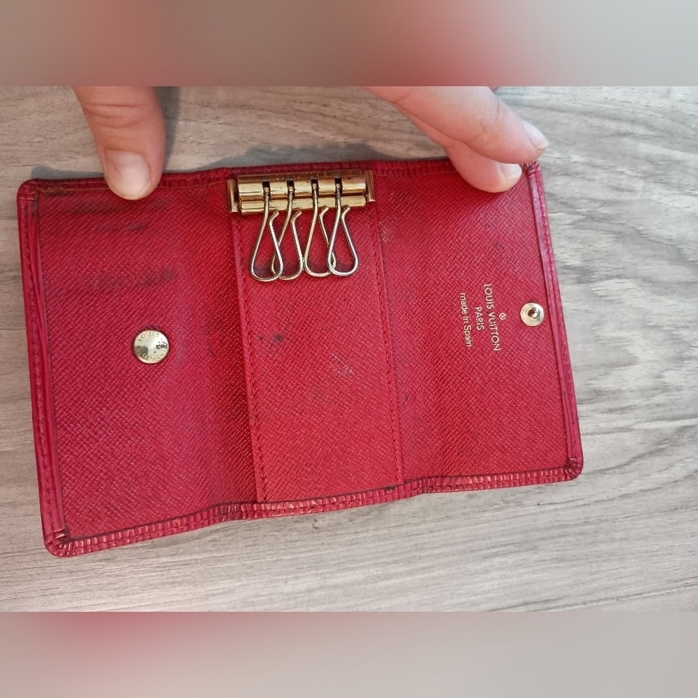 Authentic Louis Vuitton Epi Leather 4 Key Holder Cles Unisex Red - Picture 5 of 7